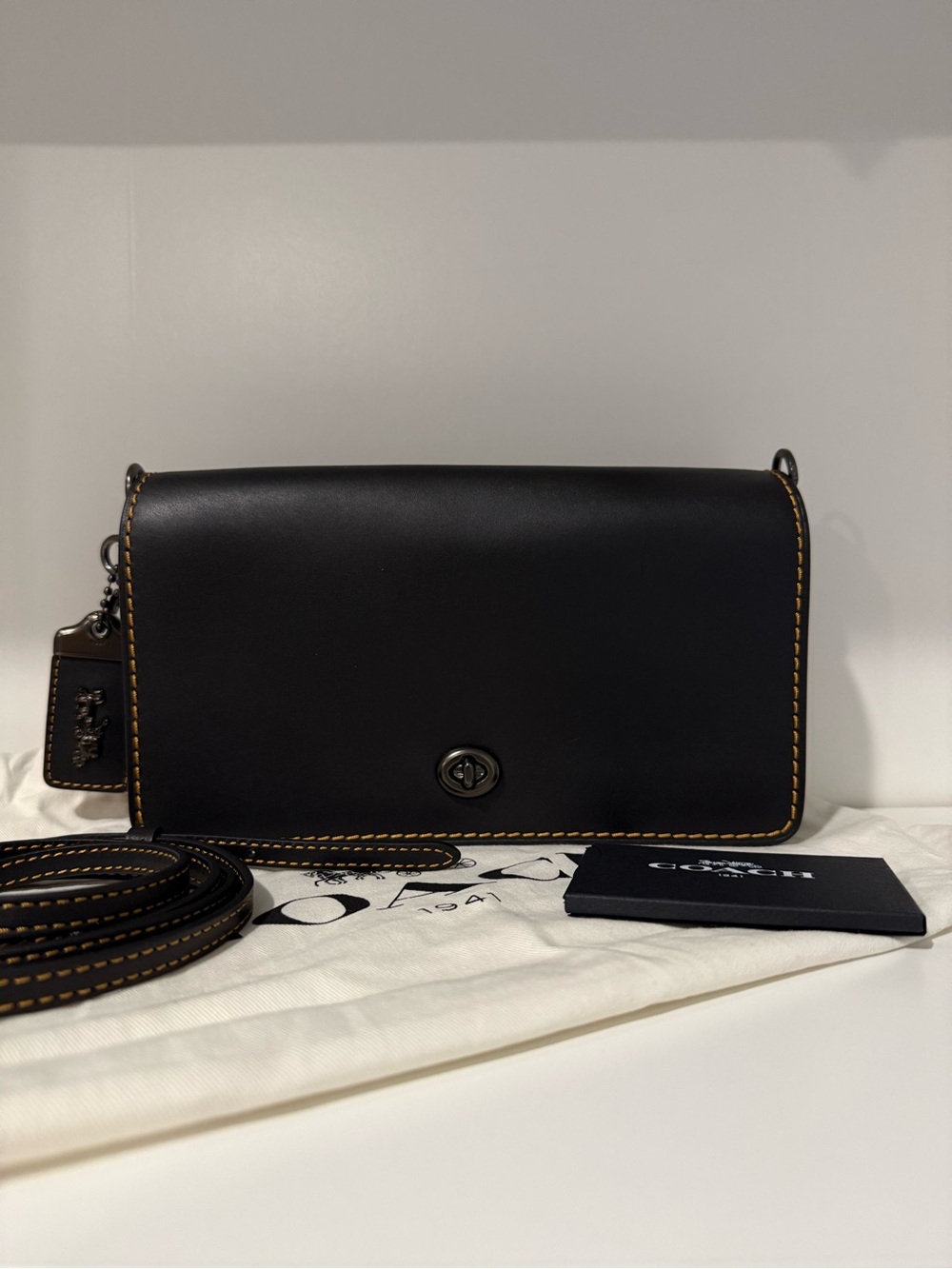 Coach 1941 Dinky 37296